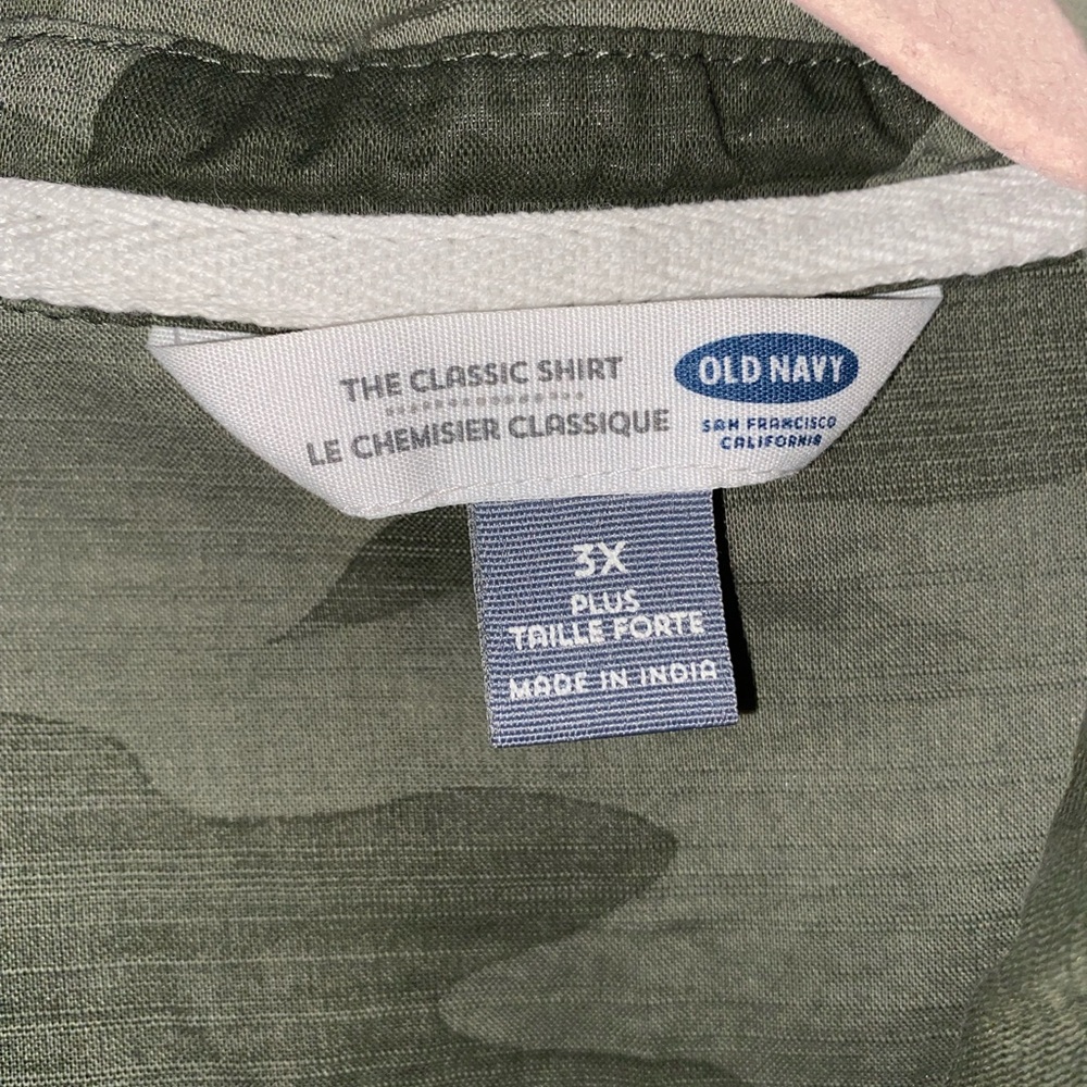 Old navy OVERSIZED button down - Picture 2 of 3